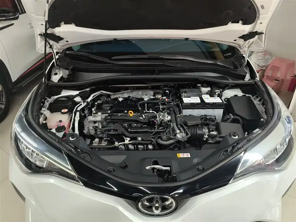 Toyota C-HR — фото 10