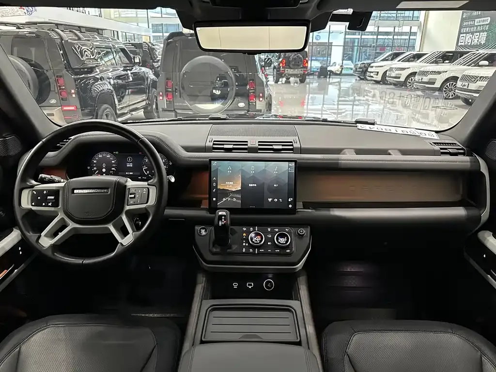 Land Rover Defender — фото 10