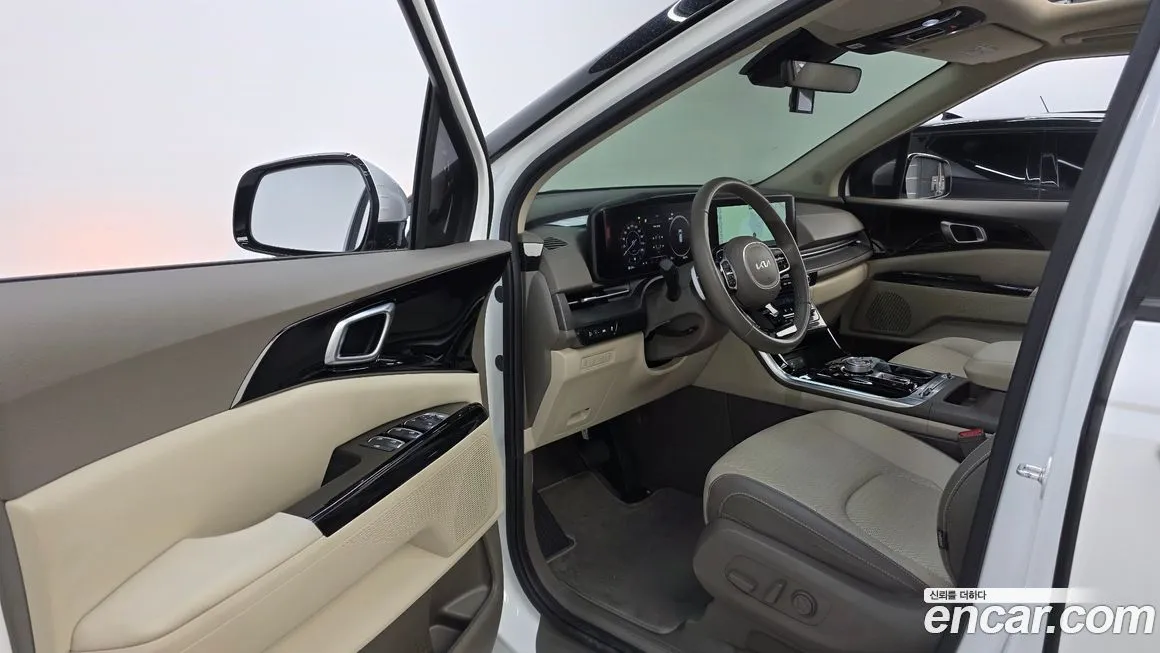 Kia Carnival — фото 10