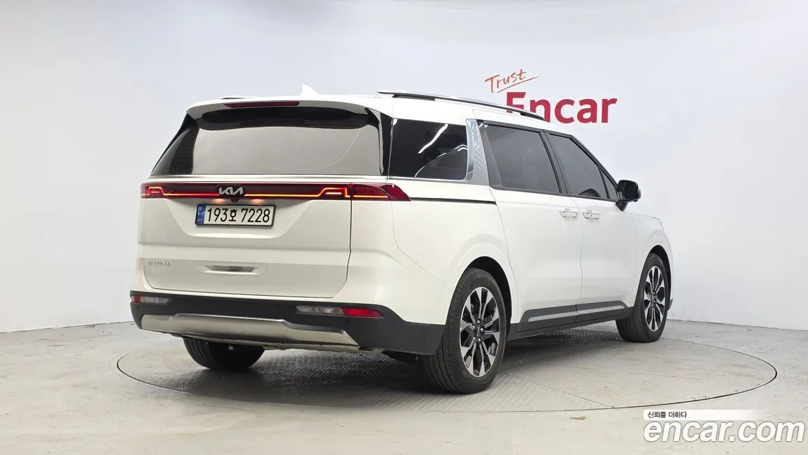 Kia Carnival — фото 2
