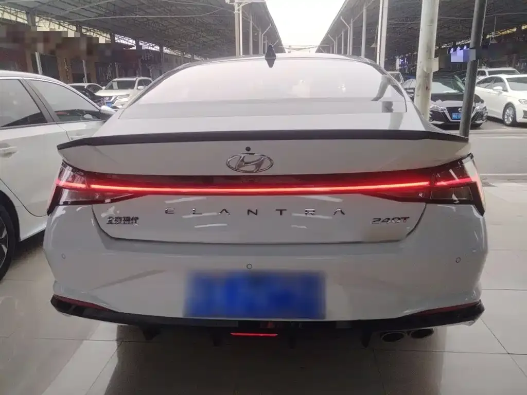 Hyundai Elantra — фото 3