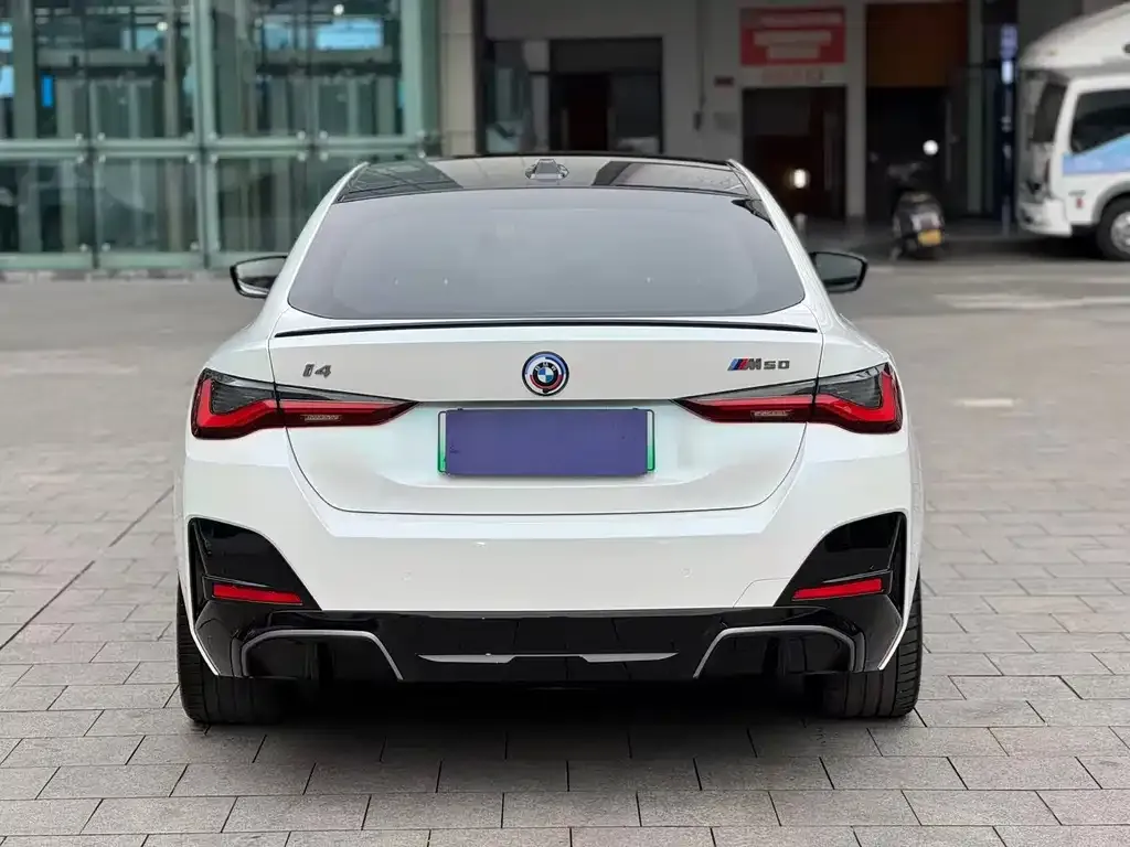 BMW i4 M — фото 7