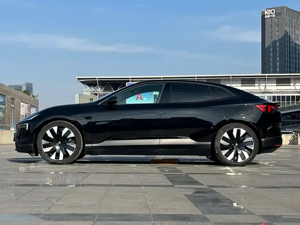 Polestar Polestar 4 — фото 7