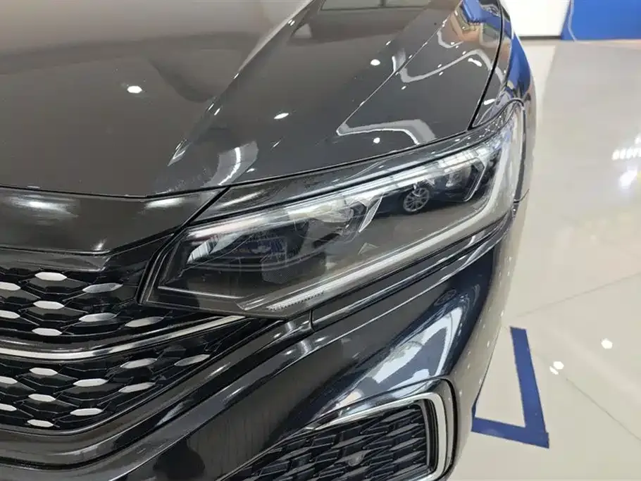 Volkswagen Passat — фото 6