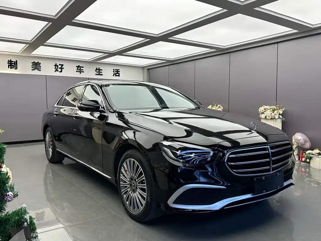 Mercedes-Benz E-Class — фото 8