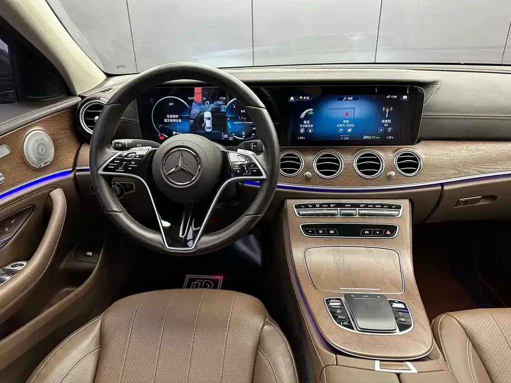Mercedes-Benz E-Class — фото 10