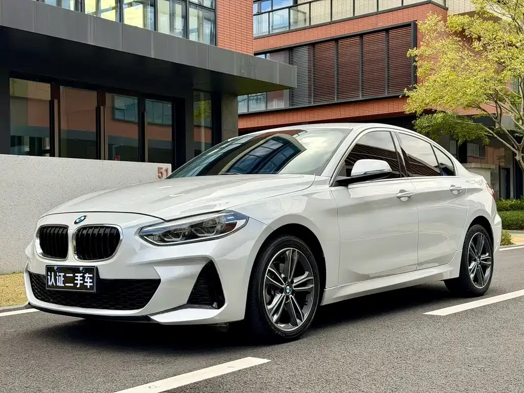 BMW 1 Series — фото 1