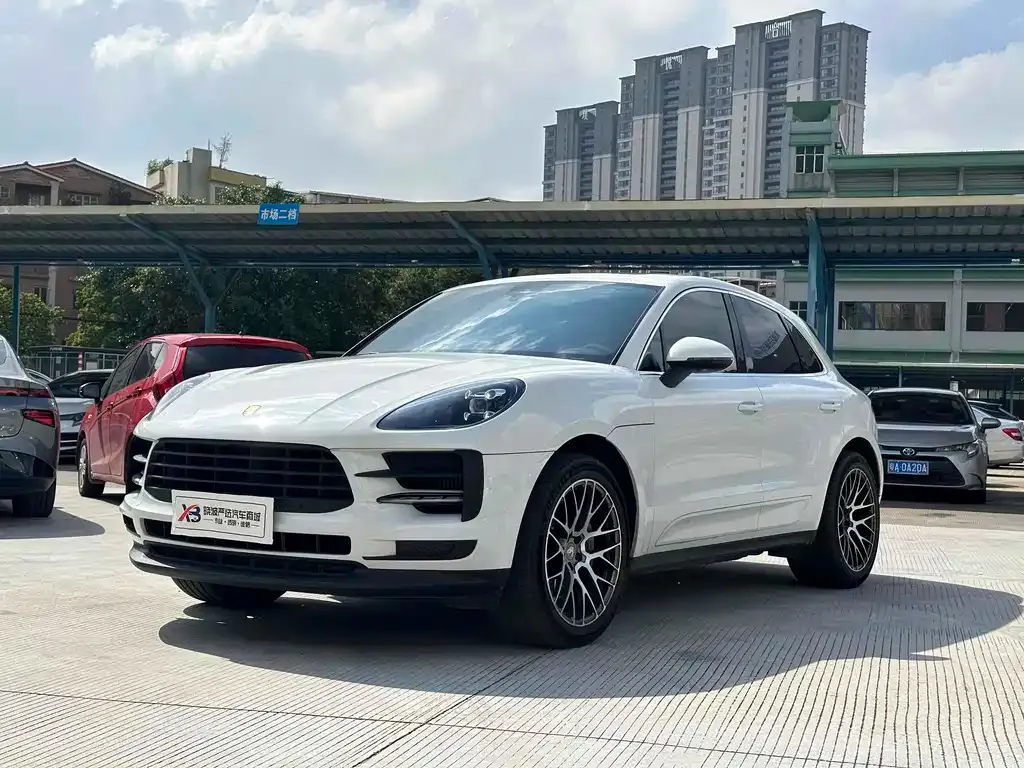 Porsche Macan — фото 1