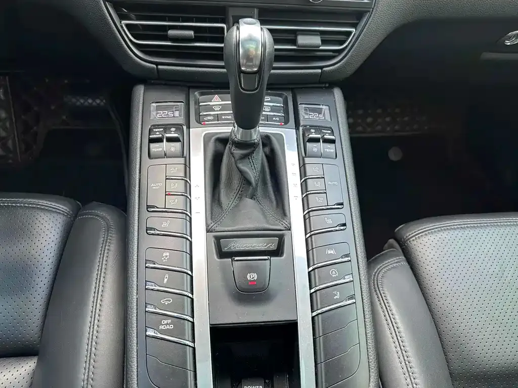 Porsche Macan — фото 10