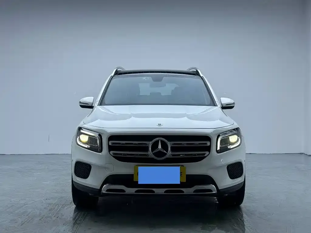 Mercedes-Benz GLB — фото 1