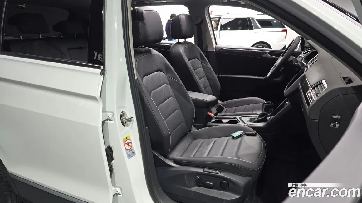 Volkswagen Tiguan — фото 6