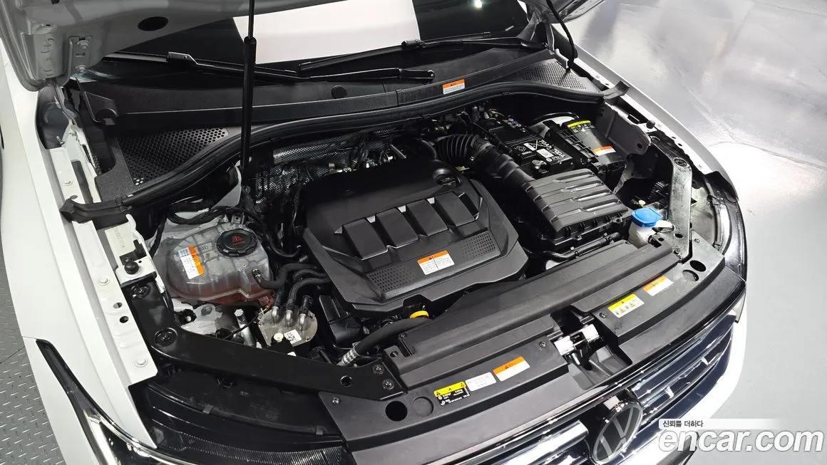 Volkswagen Tiguan — фото 10