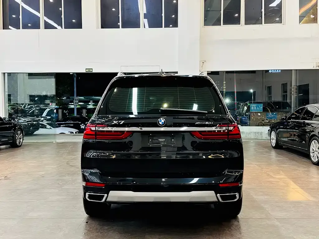 BMW X7 — фото 2