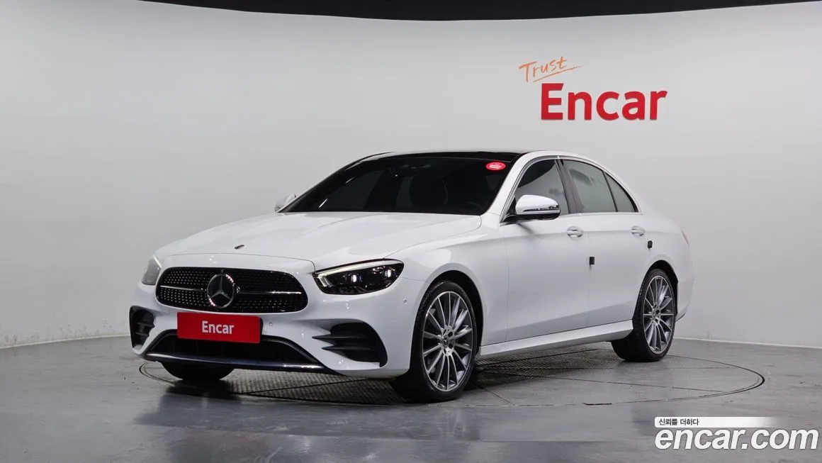 Mercedes-Benz E-Class — фото 1
