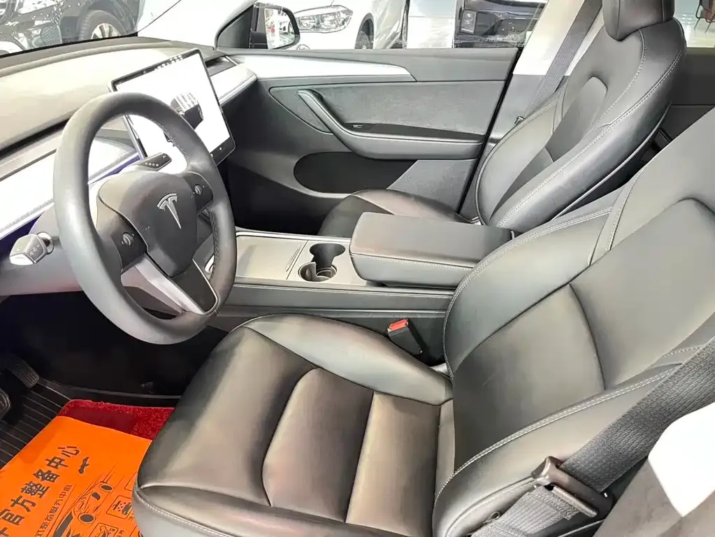 Tesla Model Y — фото 4