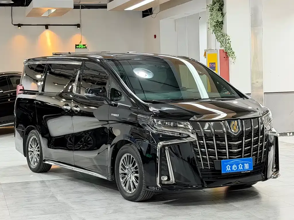 Toyota Alphard — фото 6