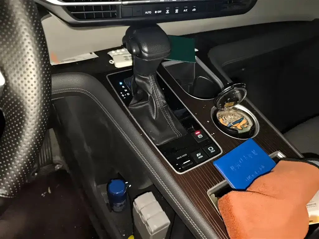 Toyota Granvia — фото 10