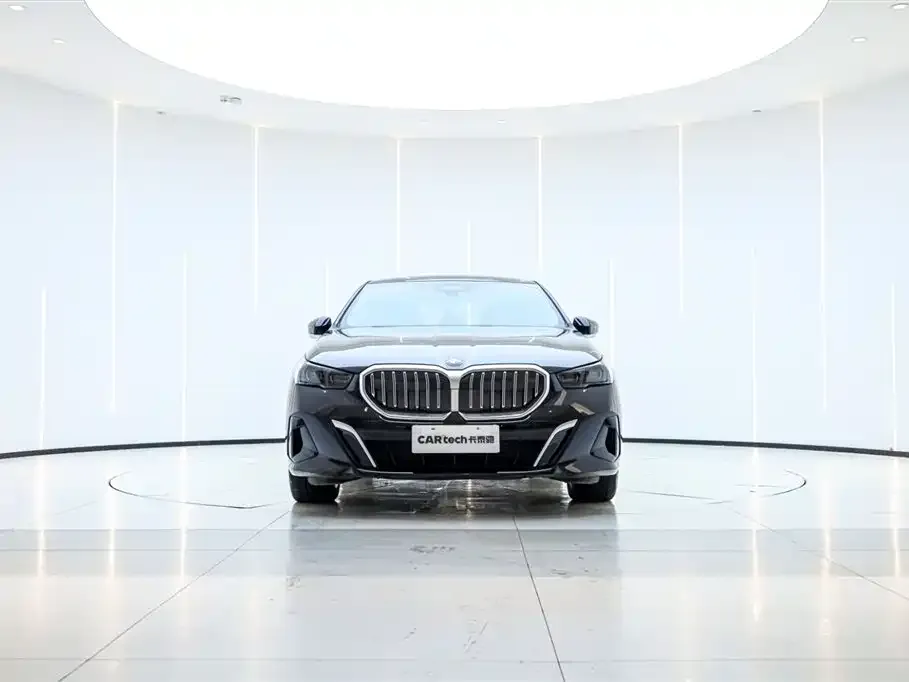 BMW 5 Series — фото 7