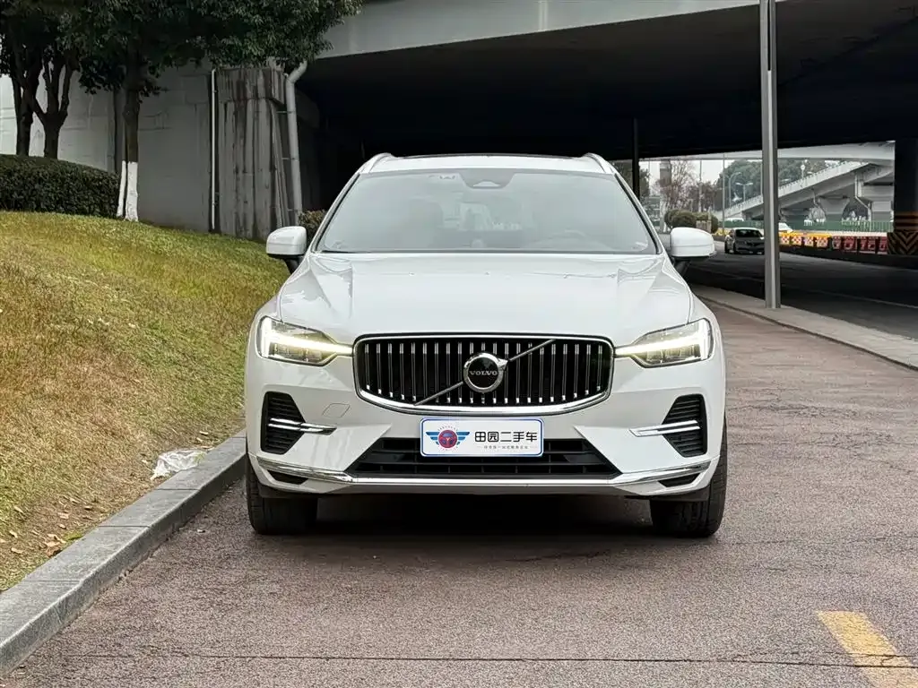 Volvo XC60 — фото 10