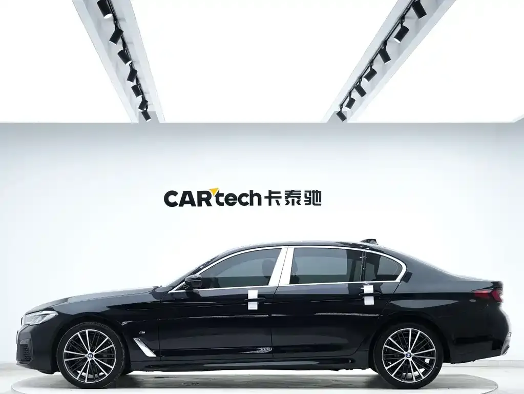 BMW 5 Series — фото 10