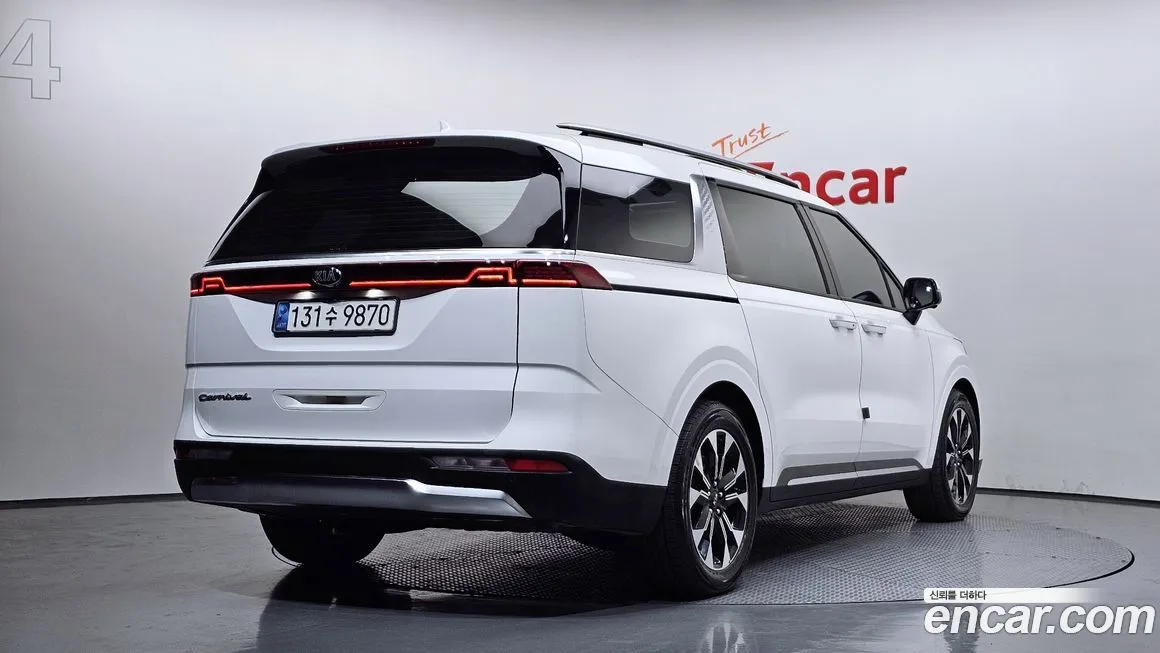Kia Carnival — фото 4