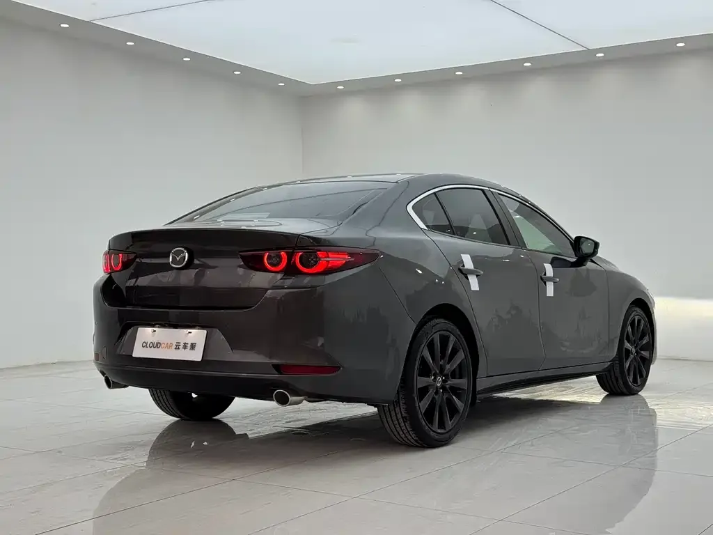 Mazda 3 Axela — фото 4