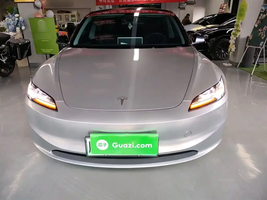 Tesla Model 3 — фото 3