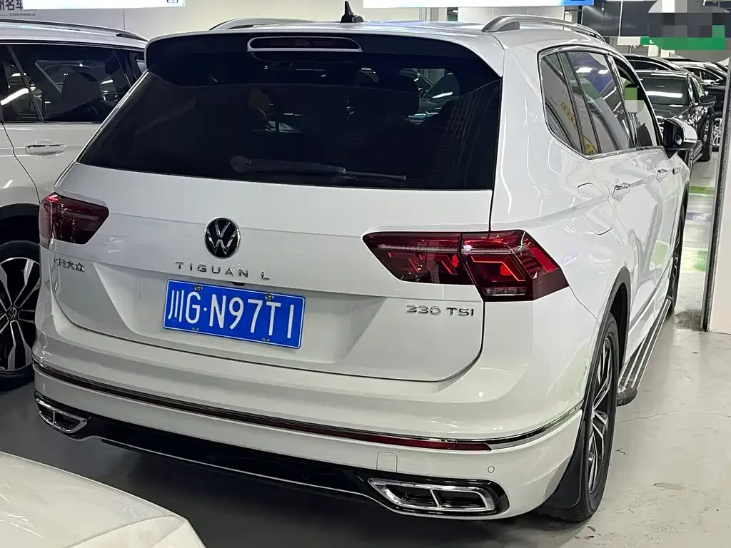 Volkswagen Tiguan L — фото 10