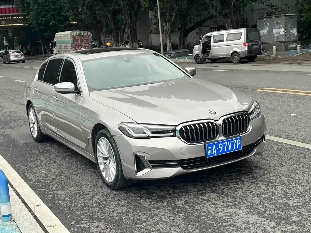 BMW 5 Series — фото 1