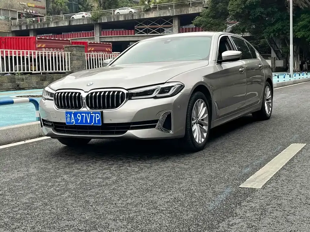 BMW 5 Series — фото 10