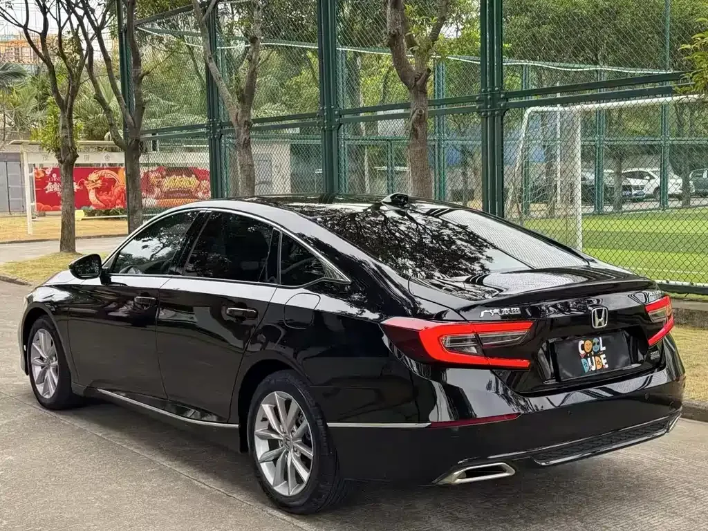 Honda Accord — фото 3