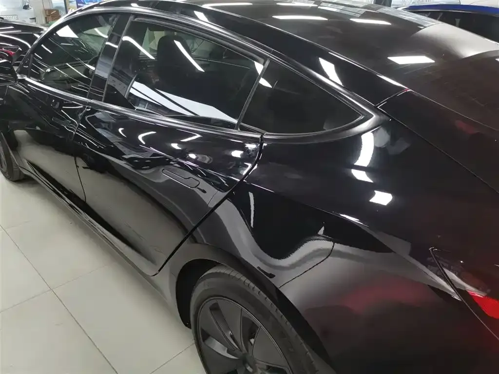 Tesla Model 3 — фото 4