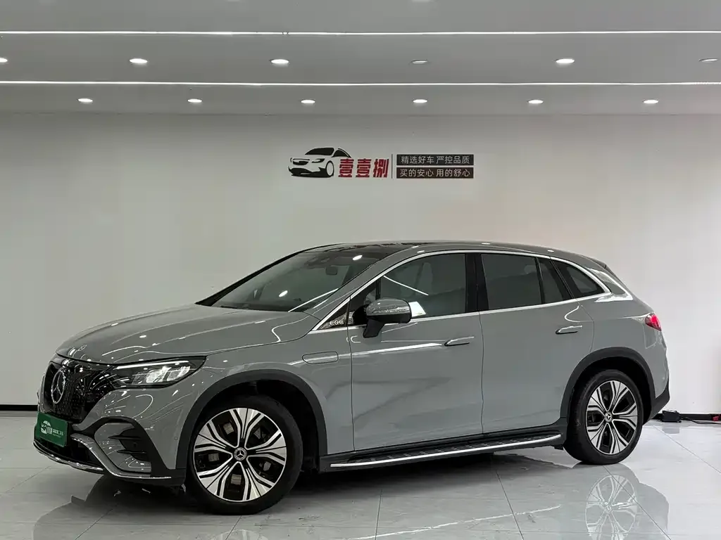 Mercedes-Benz EQE SUV — фото 1