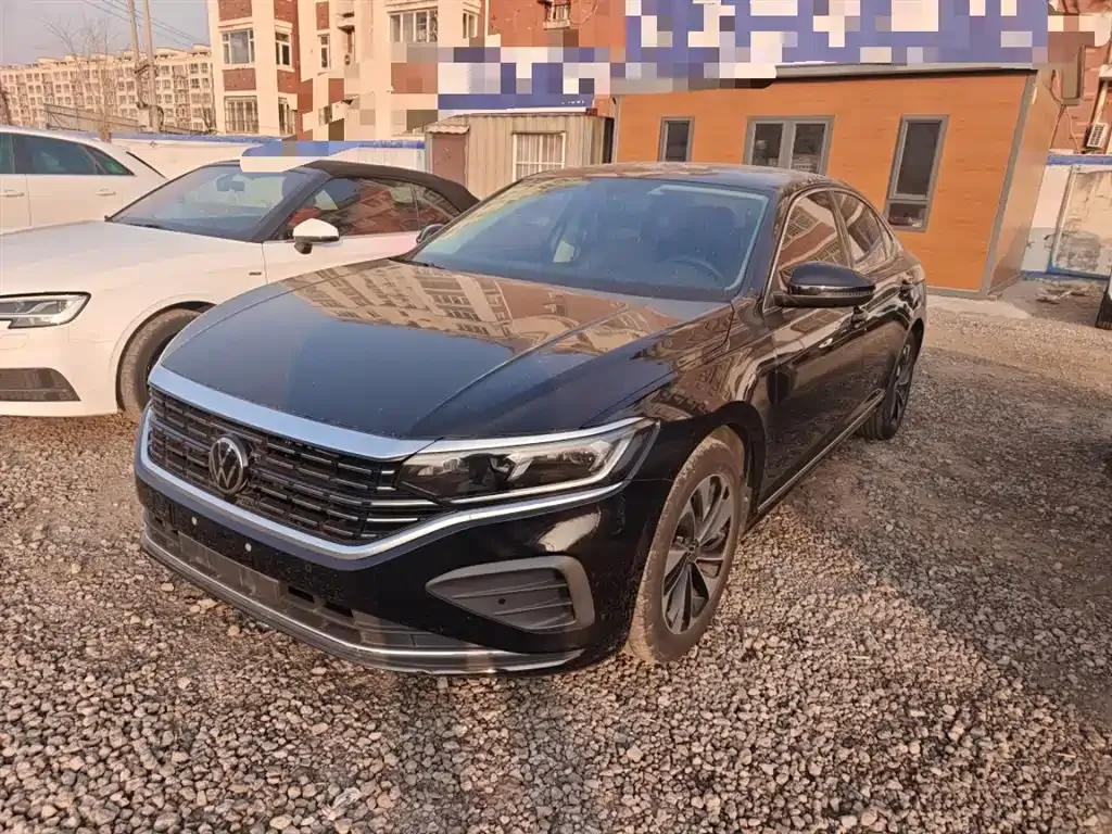 Volkswagen Passat — фото 1