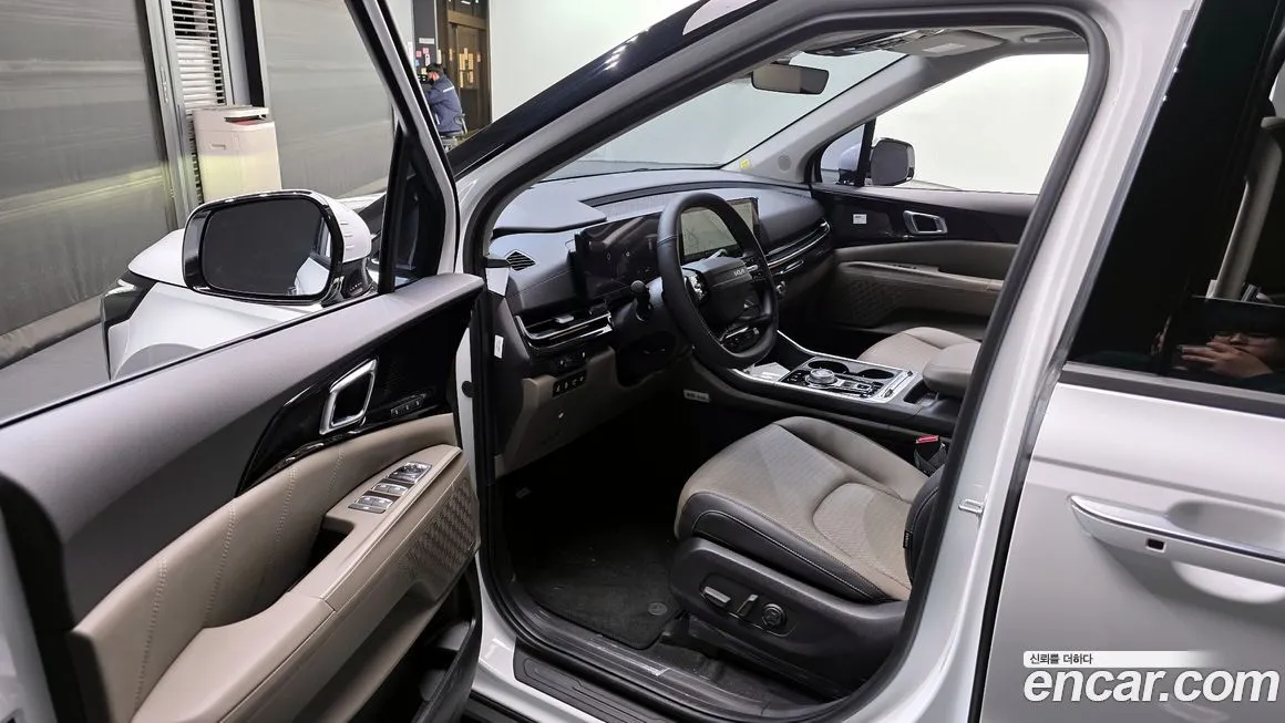 Kia Carnival — фото 10