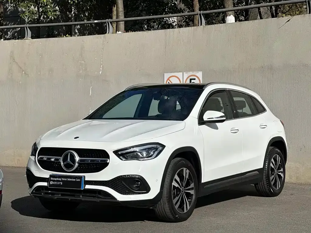 Mercedes-Benz GLA — фото 1