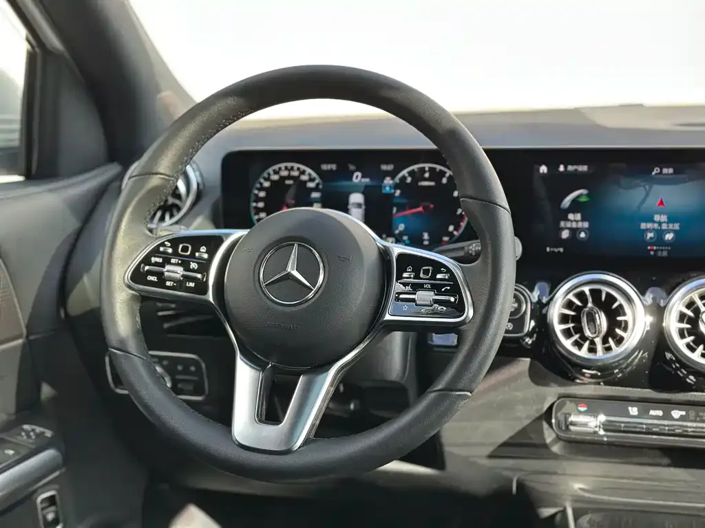 Mercedes-Benz GLA — фото 5