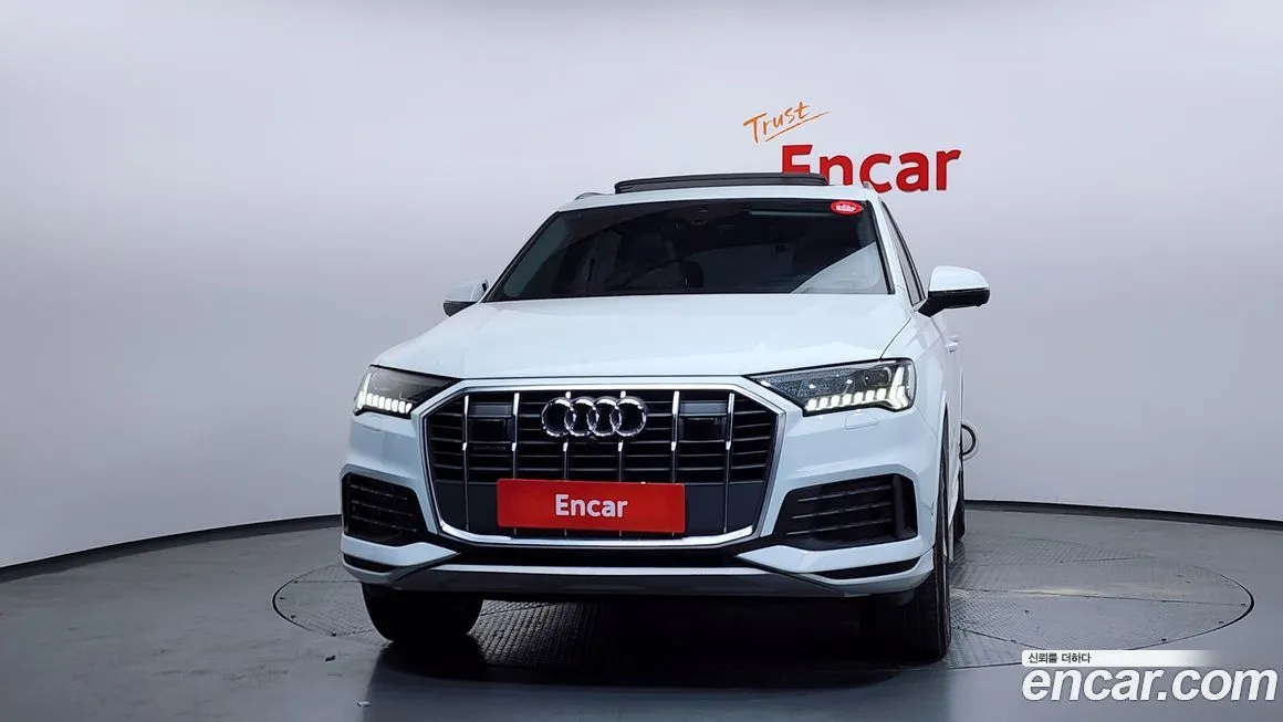 Audi Q7 — фото 10