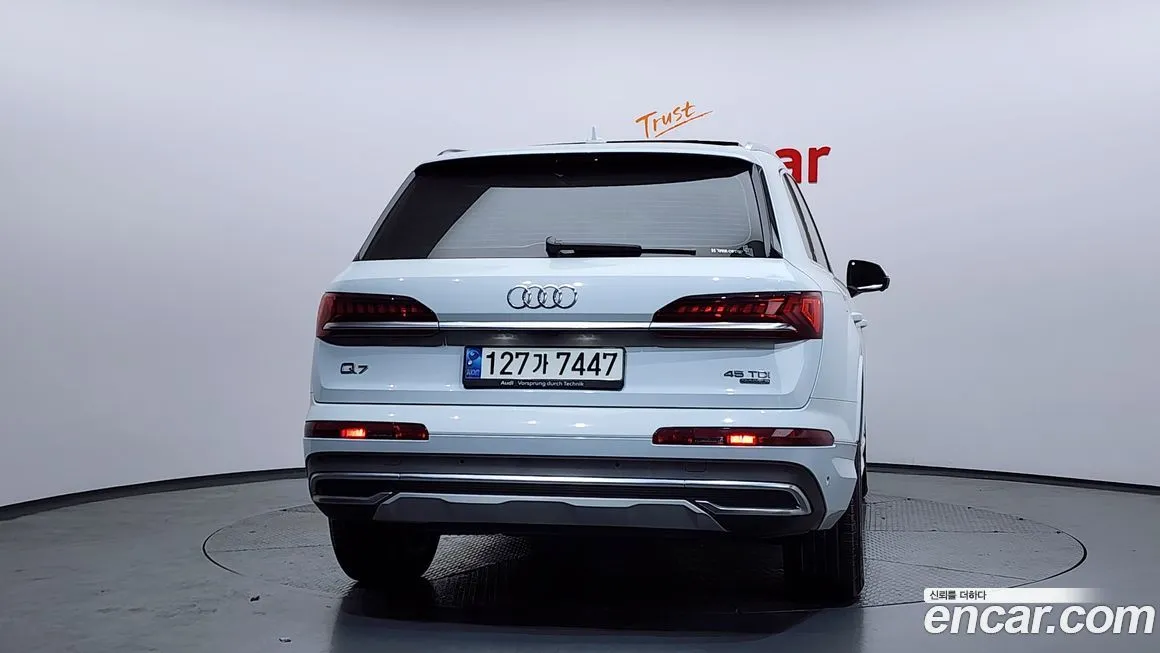 Audi Q7 — фото 5