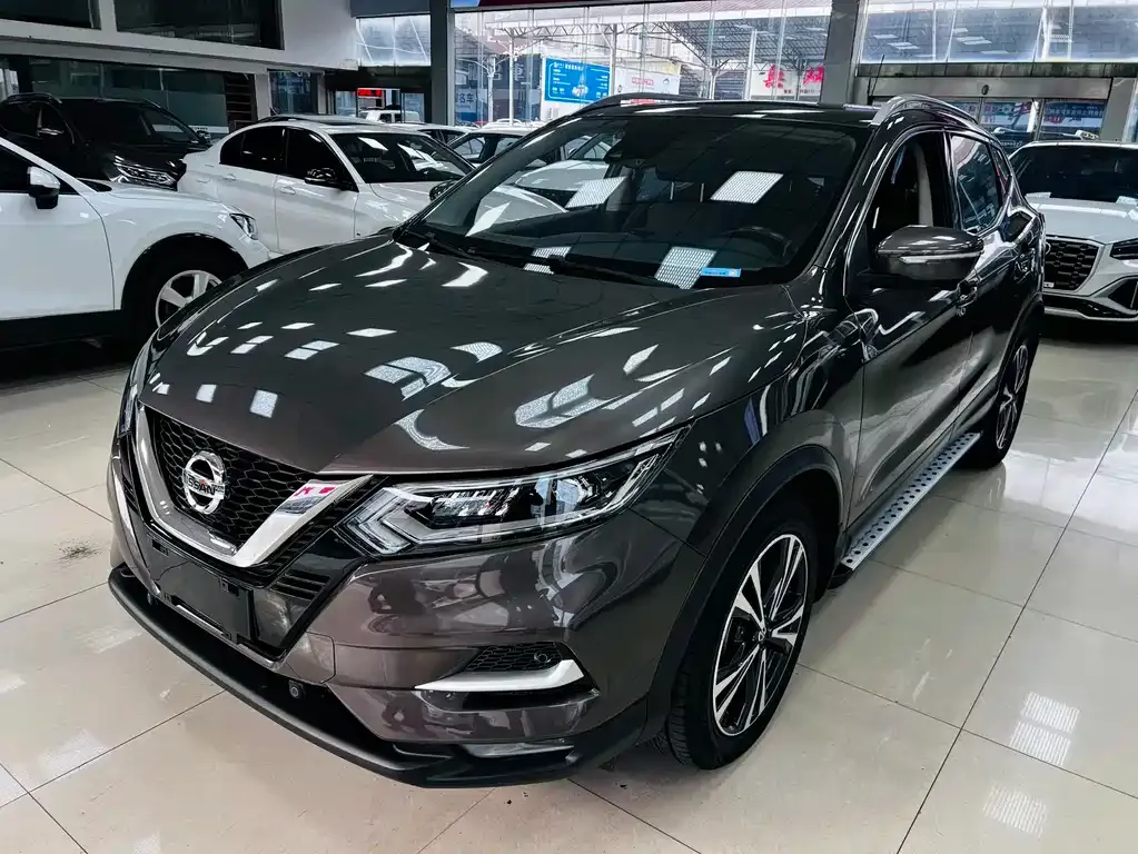 Nissan Qashqai — фото 1