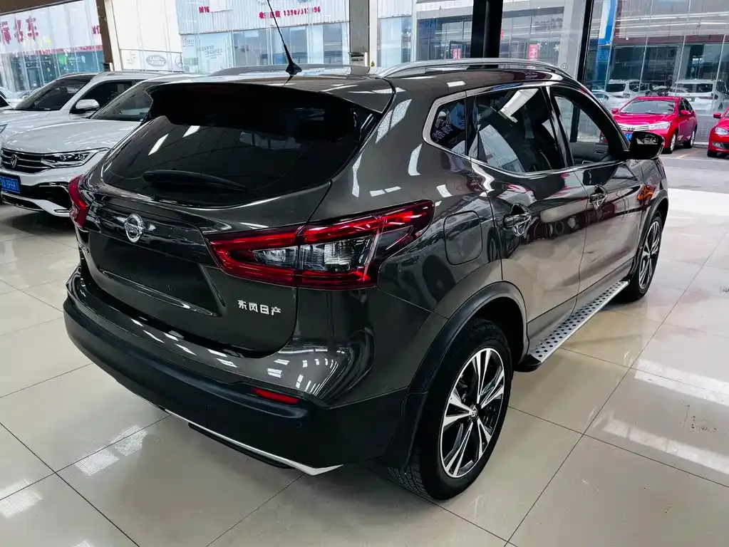 Nissan Qashqai — фото 7