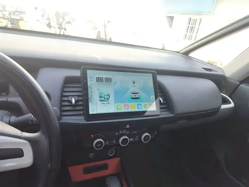 Honda Fit — фото 10