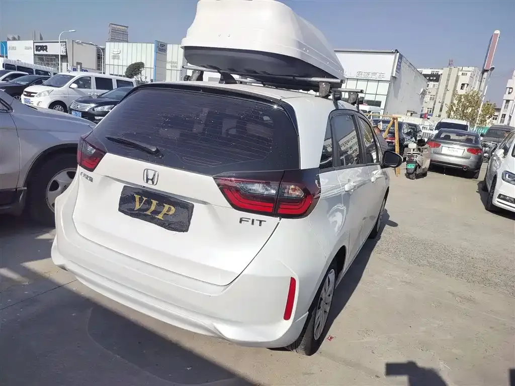 Honda Fit — фото 8