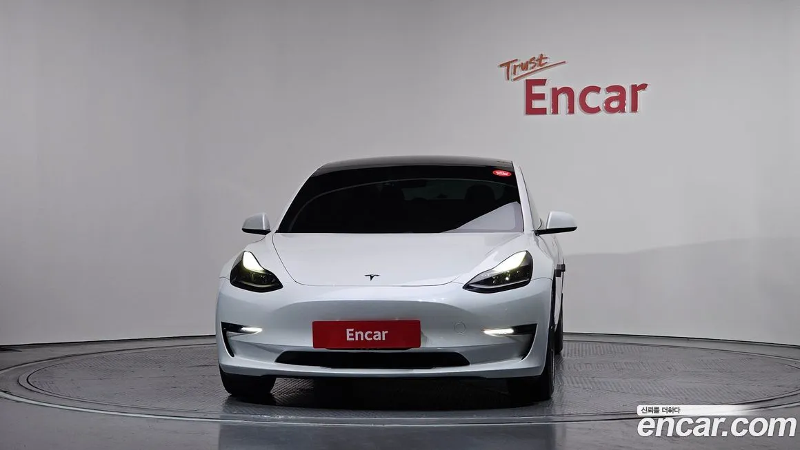 Tesla Model 3 — фото 4
