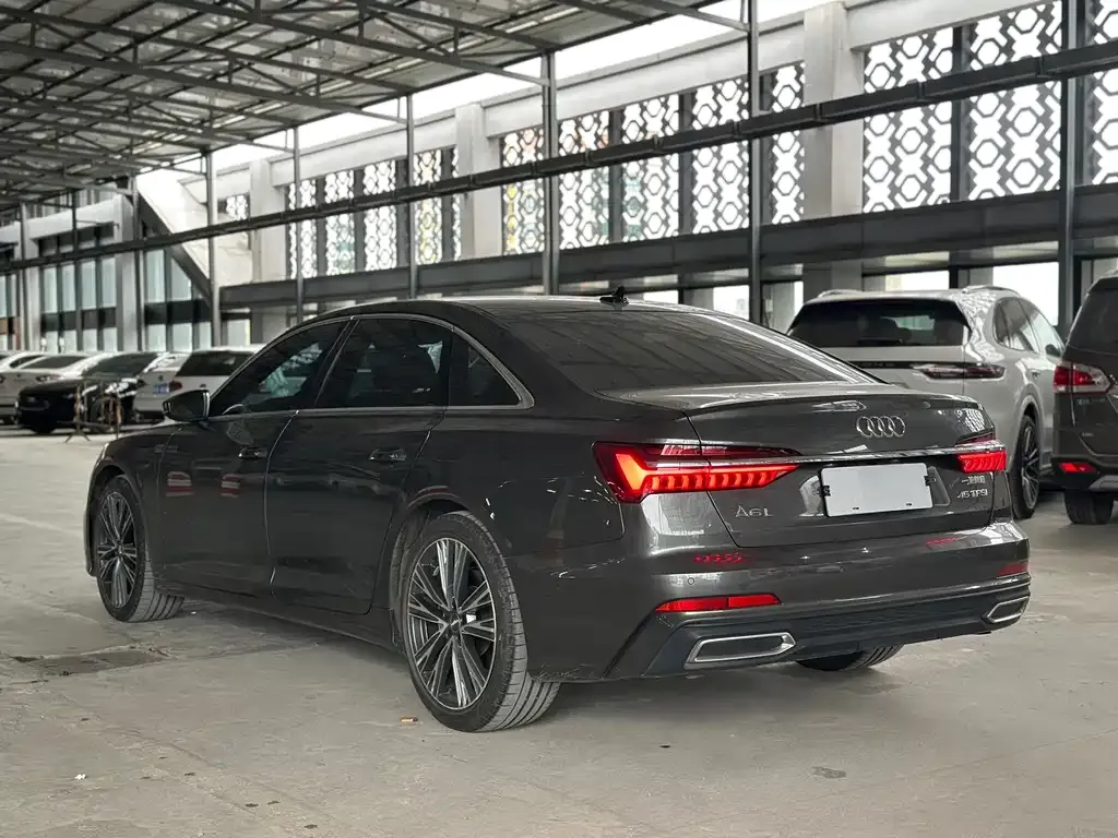 Audi A6L — фото 5