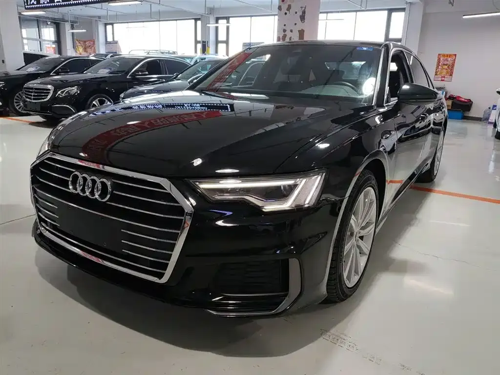 Audi A6L — фото 1