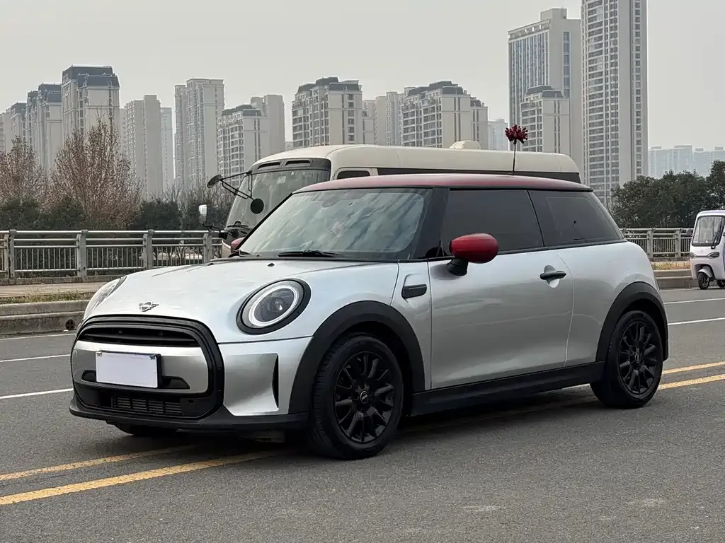 MINI Cooper (3-door) — фото 1
