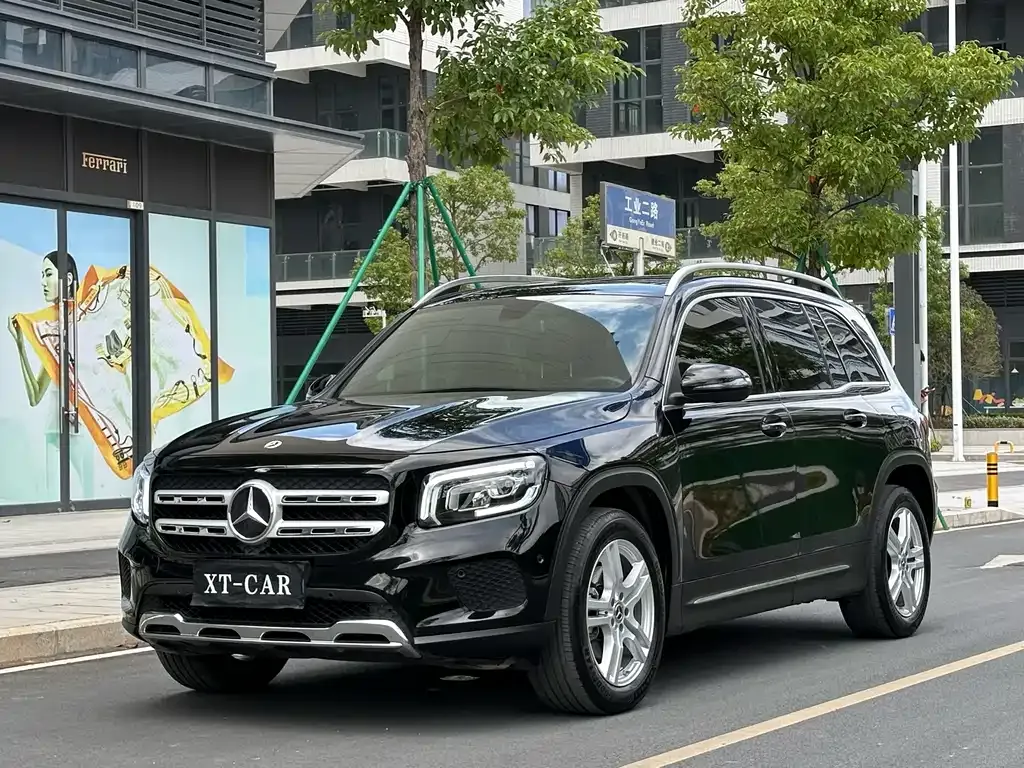Mercedes-Benz GLB — фото 1