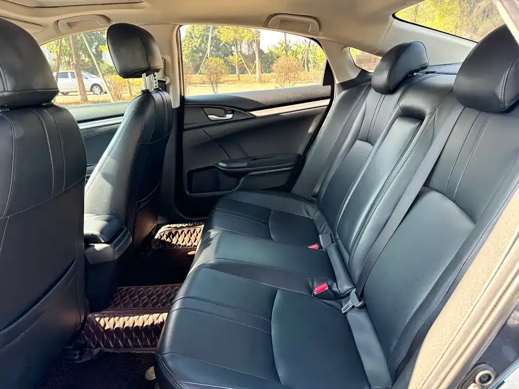 Honda Civic — фото 5