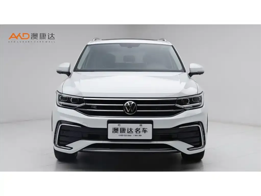 Volkswagen Tiguan L — фото 10